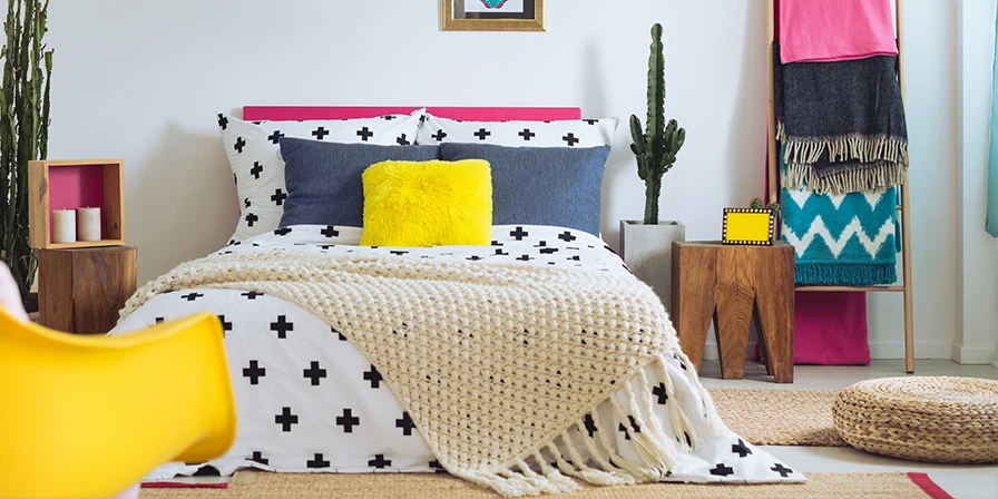 Colourful maximalist bedroom 