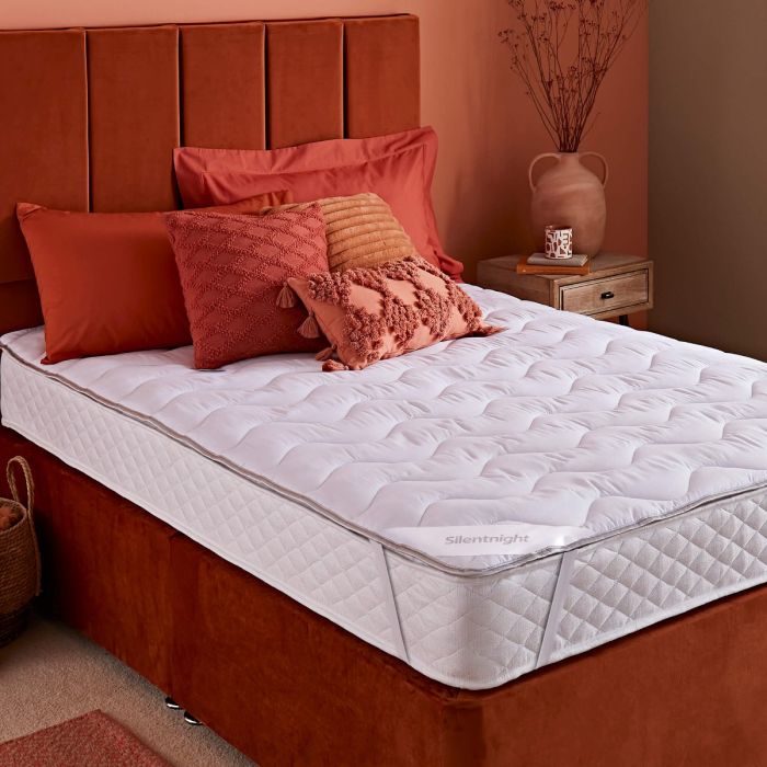 Silentnight Self Heating Mattress Topper bed