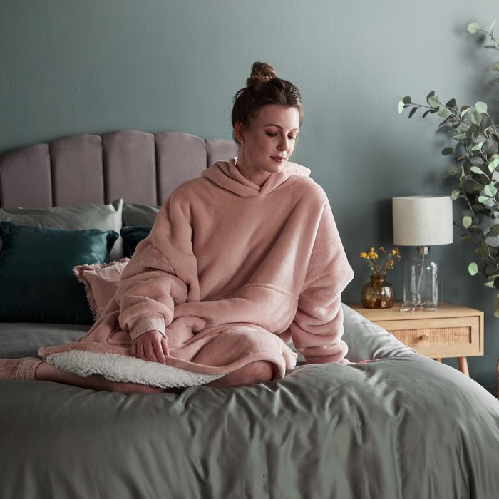 snugsie oversized hoodie in blush
