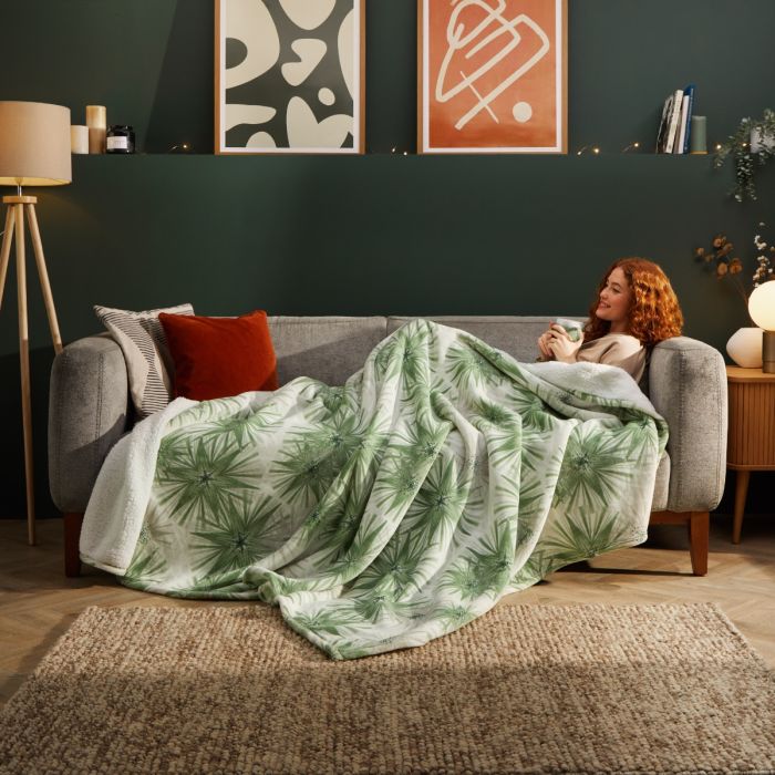 Silentnight Snugsie Giant Blanket in WinterLuxe